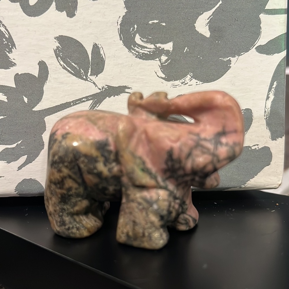 Crystal Elephant - Picture 2 of 3